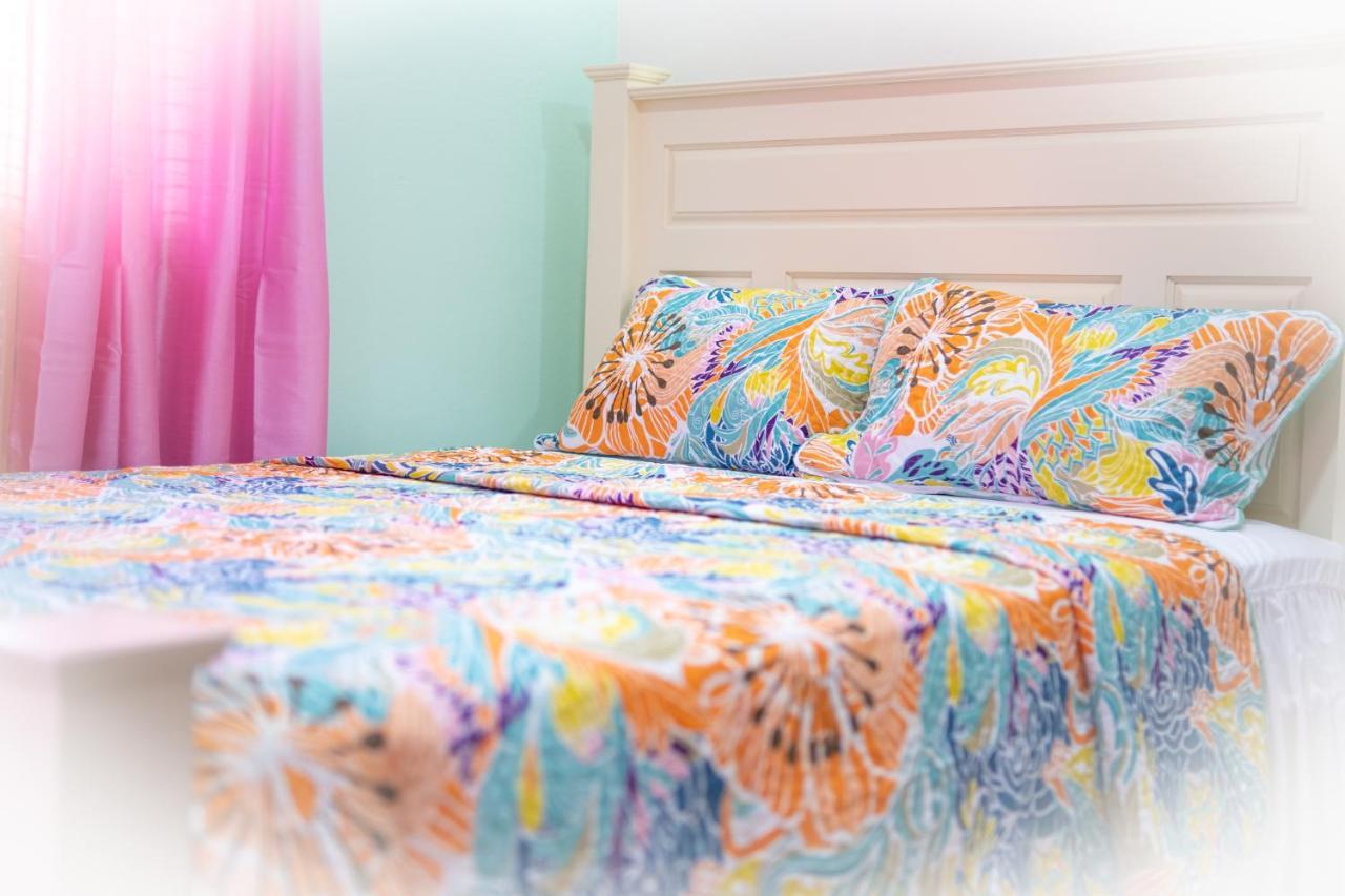 Royal Bliss Apartment Suites Kingstown Extérieur photo